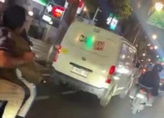 Diteriaki Tabrak Lari, Pengemudi Blind Van Panik hingga Terlibat Rentetan Kecelakaan