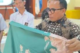 Disdik Jabar Larang SMA, SMK, dan SLB Negeri Jual Seragam serta Buku kepada Siswa