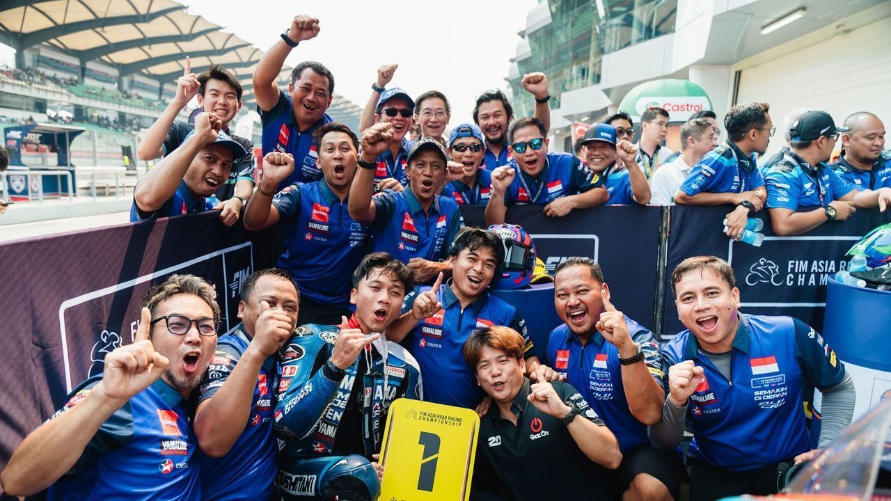 Yamaha Racing Indonesia Cetak Hasil Gemilang di Sepang, Wahyu Nugroho Menang dan Fadhil Musyavi Konsisten Naik Podium