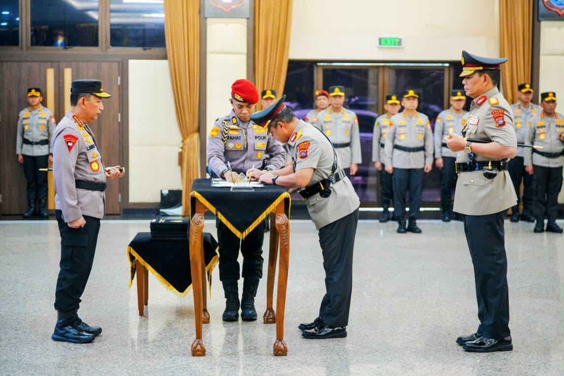 Sejumlah Jenderal Polri Berganti, Kapolri Pimpin Upacara Sertijab