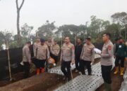 Kapolda Jabar Tinjau Budidaya Bawang Putih, Dorong Ketahanan Pangan Subang
