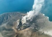 Episode Erupsi Menerus Berakhir, Anak Krakatau Masih Berstatus Siaga