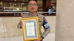 Aipda Syarif Raih Penghargaan Kapolri dan Kapolda Jabar, Tilang Humanis Jadi Sorotan