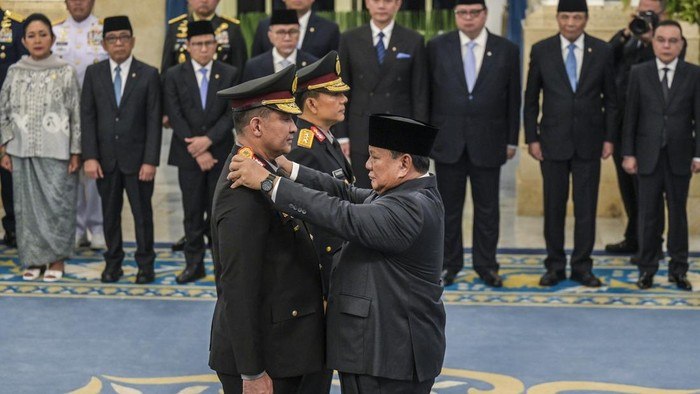 Prabowo Lantik Kapolri dan Wakapolri Baru di Istana Negara
