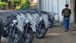 Rugikan Negara Rp 863,84 Miliar, Kejagung Limpahkan Lima Tersangka Korupsi Motor Listrik MBG